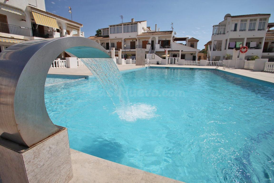 BUNGALOW BAJO EN LOS FRUTALES CON PISCINA
