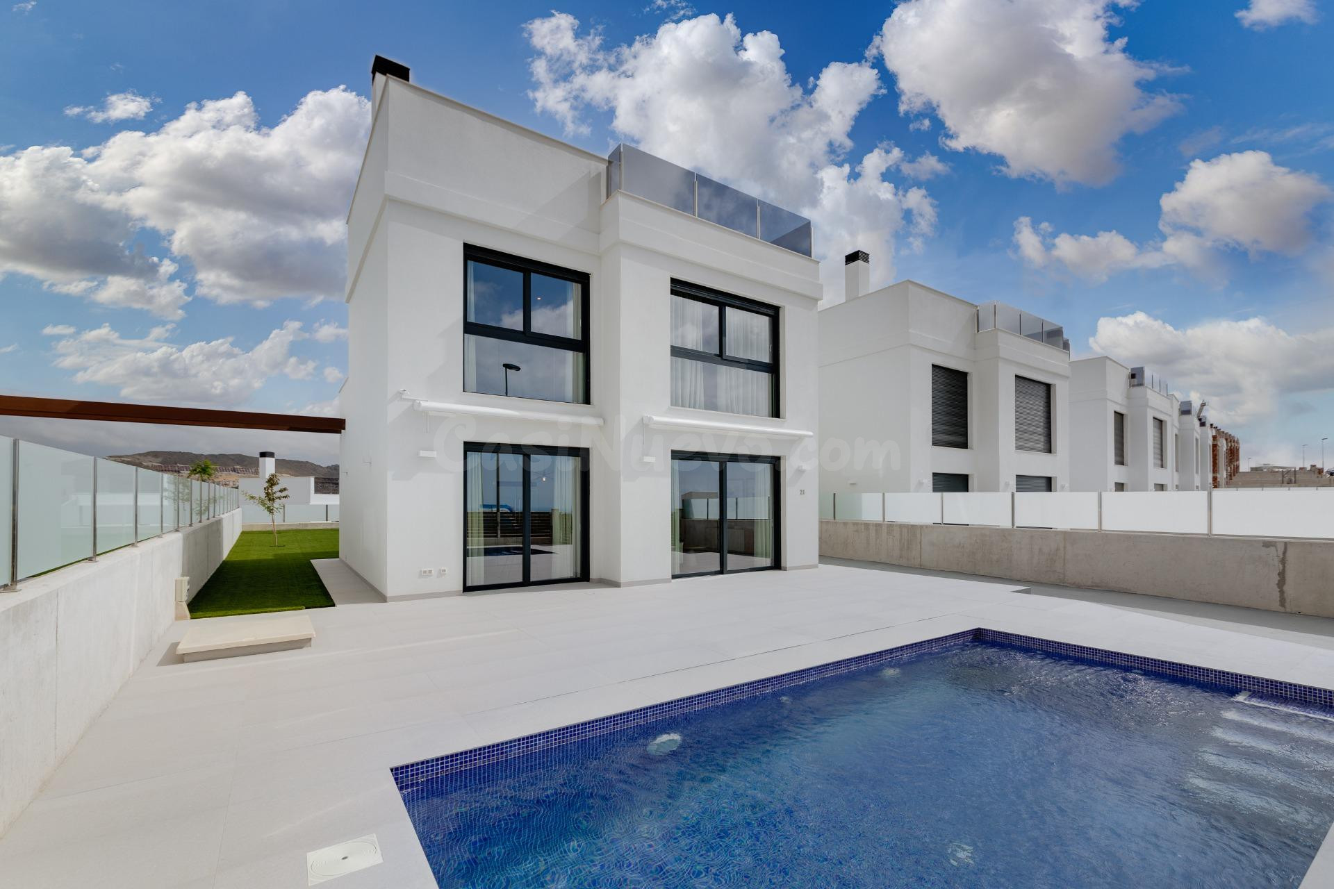 VILLA INDEPENDIENTE CON VISTAS AL MAR Y PISCINA PRIVADA EN B