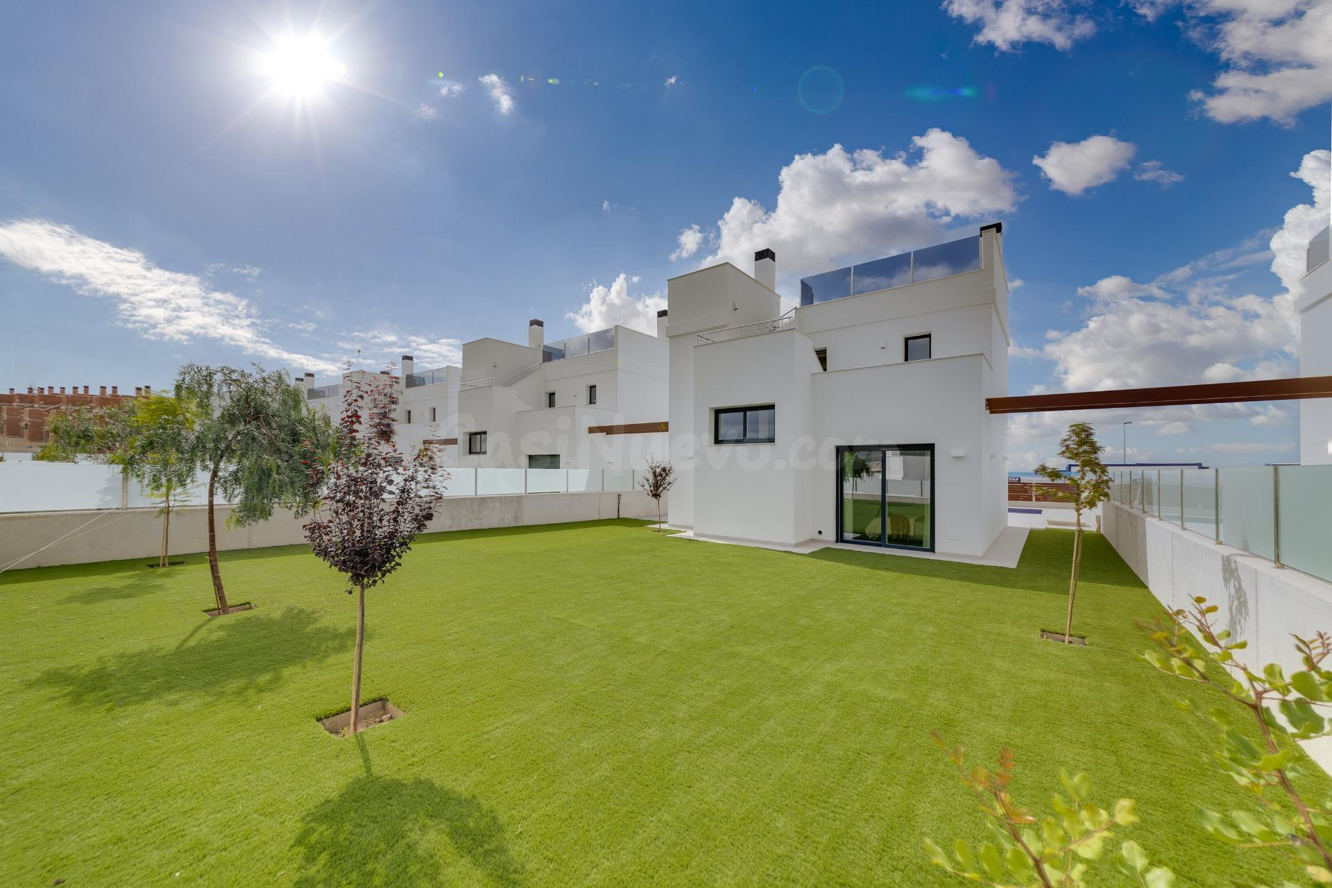 VILLA INDEPENDIENTE CON VISTAS AL MAR Y PISCINA PRIVADA EN B - foto 3