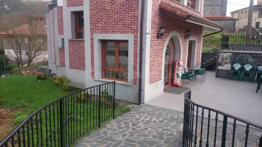 Chalet en Venta en Ogarrio, Cantabria | Ideal para Vivienda  - foto 2