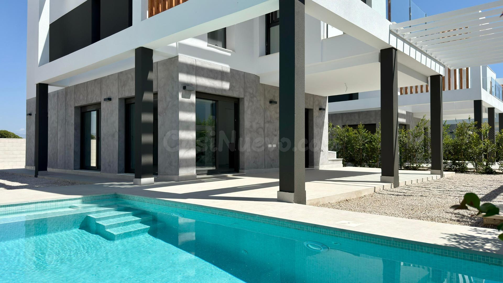 Villa de lujo con piscina privada, 4 dormitorios y sótano –  - foto 2