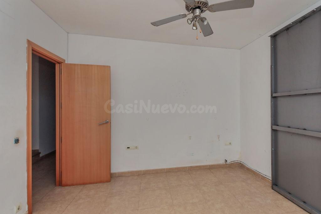 Casa unifamiliar con jardín y garaje en Mas Borràs – El Vend - foto 3