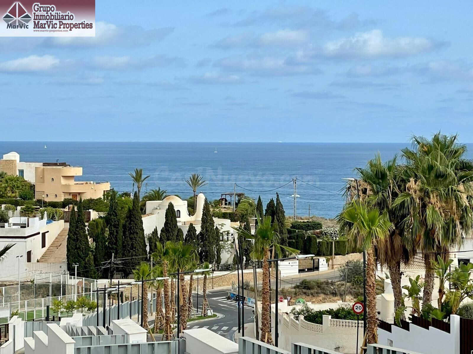 LUJO EN LA URBANIZACION MONTIBOLI DE VILLAJOYOSA - foto 3