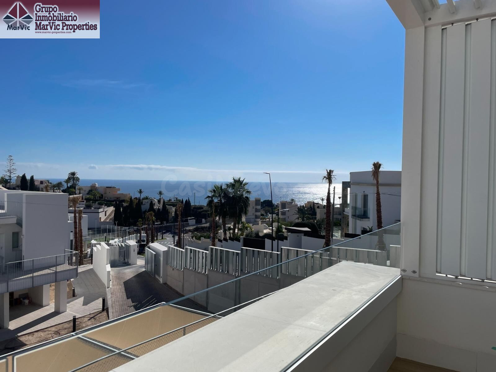 LUJO EN LA URBANIZACION MONTIBOLI DE VILLAJOYOSA - foto 4