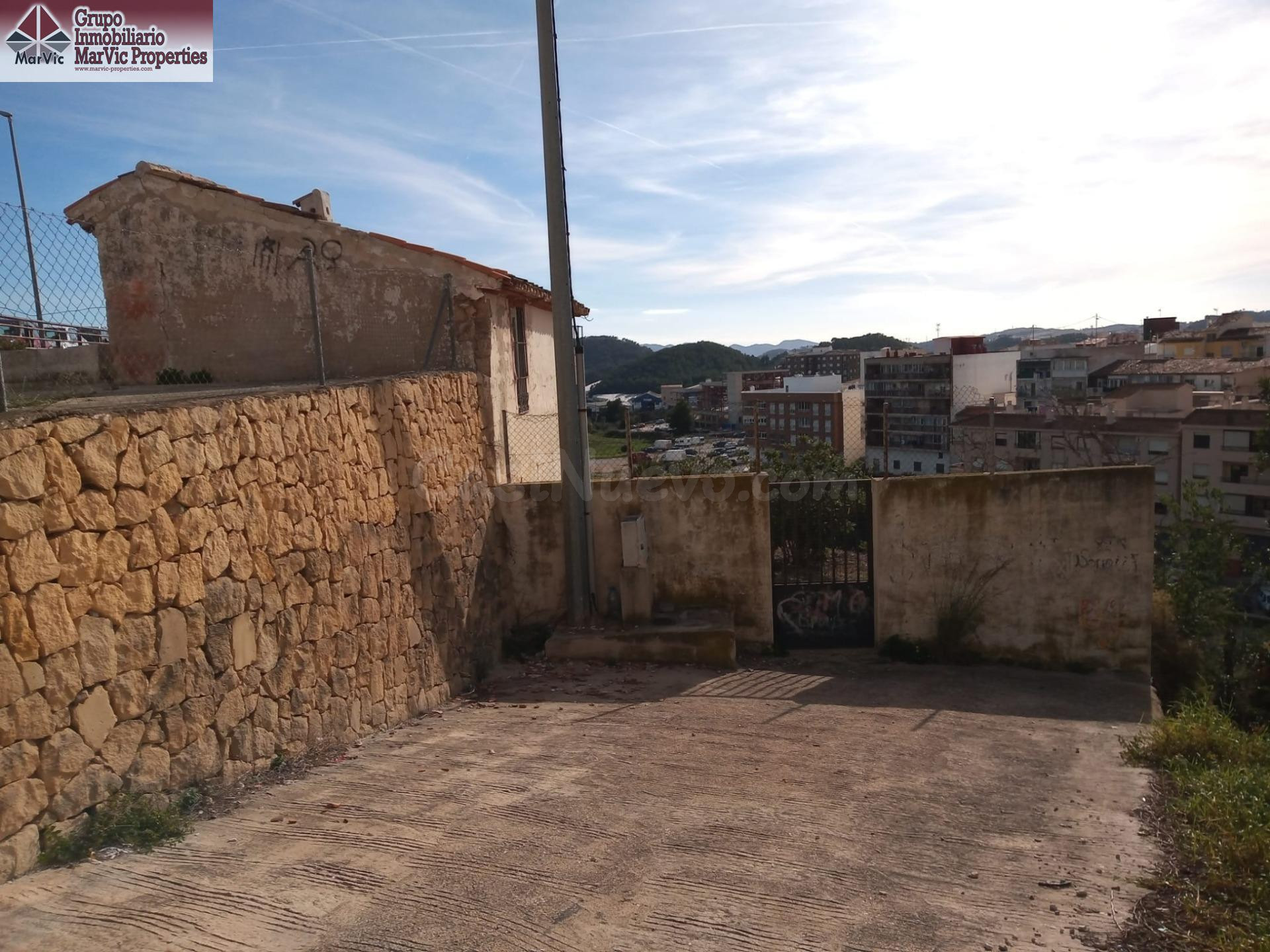 TERRENO URBANO CON CASA PARA REFORMAR EN CALLOSA D'EN SARRIÀ - foto 2