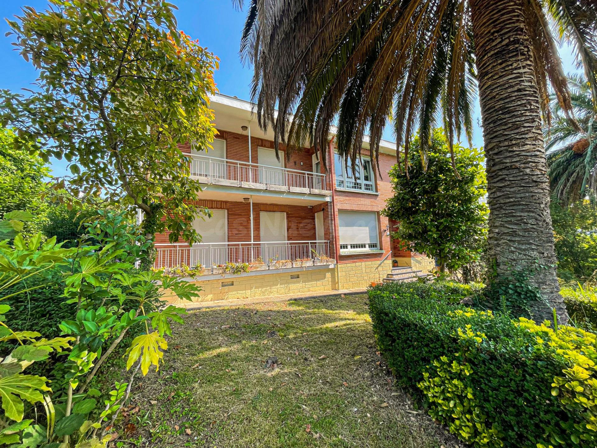 Vivienda independiente con 4 viviendas, gran terreno, jardín - foto 5