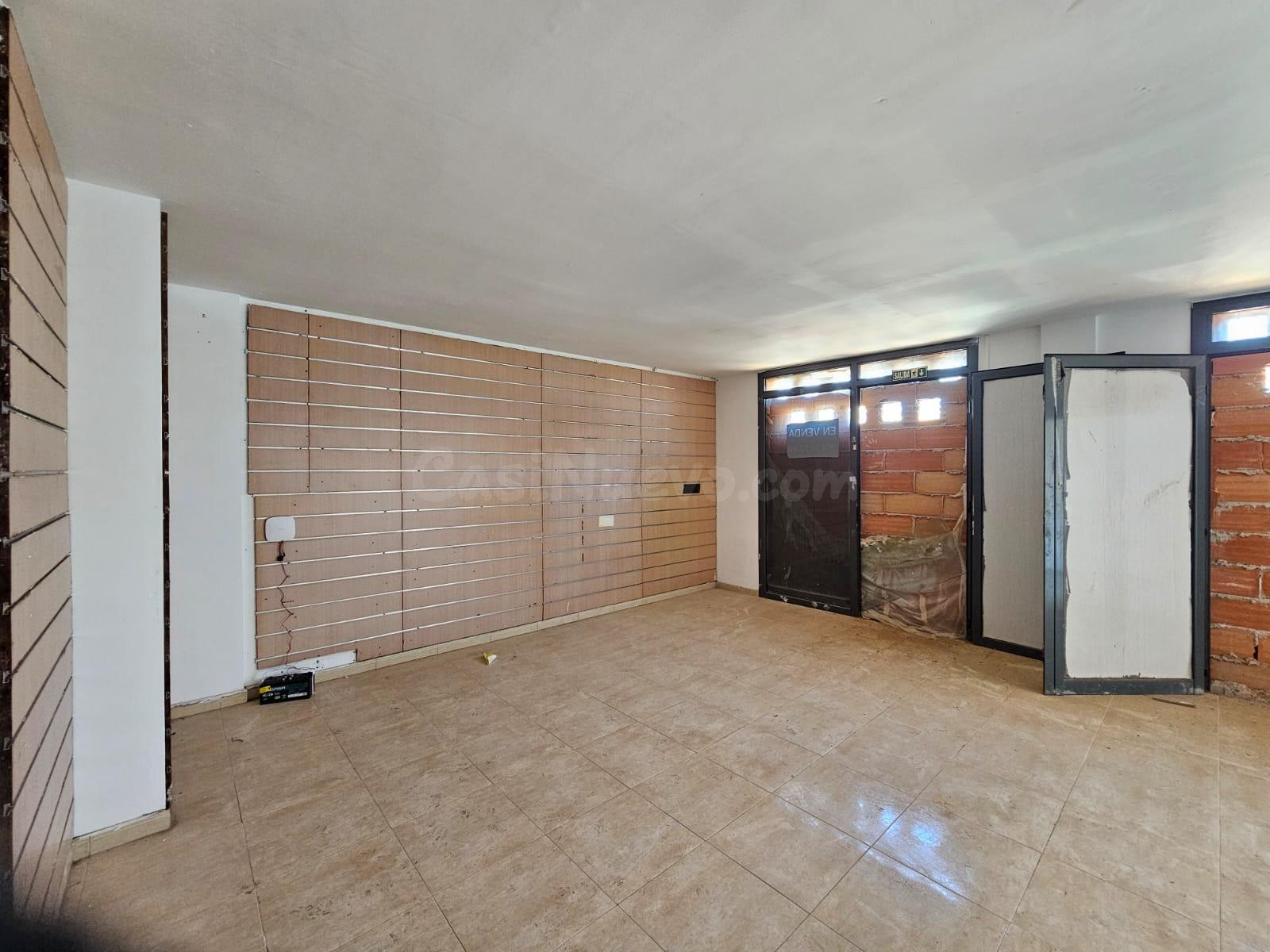 Locales en venta en finca seminueva en Segur de Calafell - foto 5