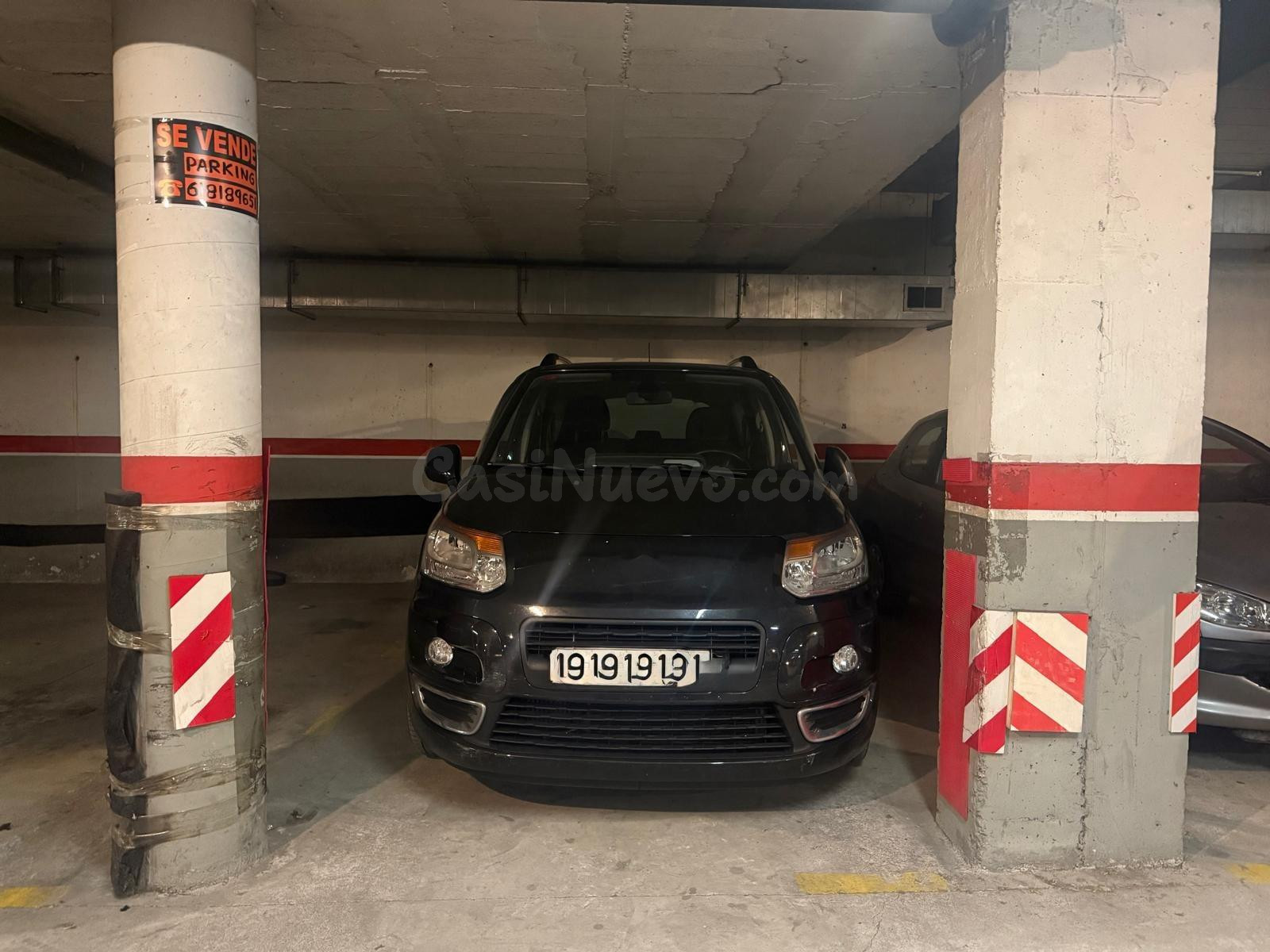 Amplia plaza de parking de 24 m2 en Ronda Ibèrica – Vilanova
