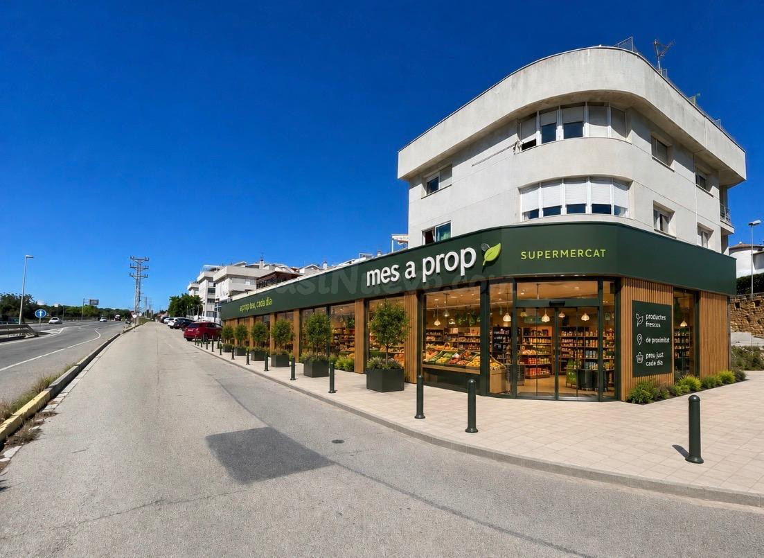 Gran local comercial de 1.209 m2 frente a la N-340 – Ideal s
