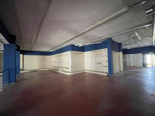 Gran local comercial de 1.209 m2 frente a la N-340 – Ideal s - foto 3