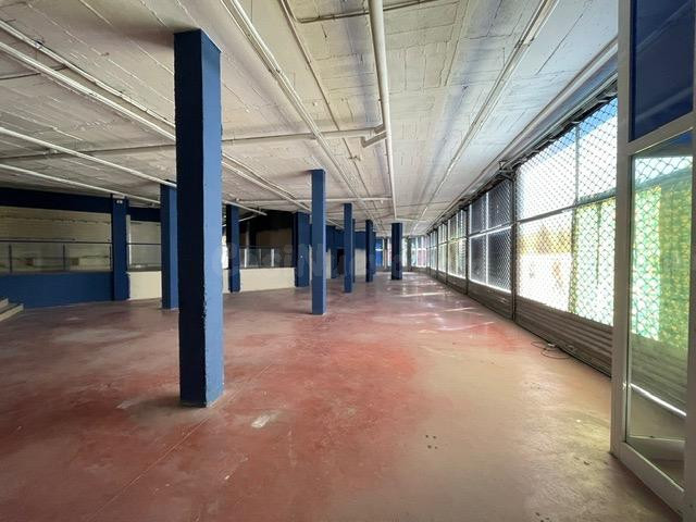 Gran local comercial de 1.209 m2 frente a la N-340 – Ideal s - foto 5