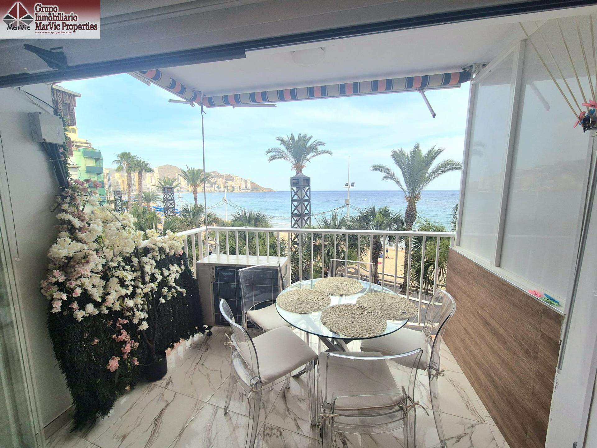 ¡Oportunidad en Primera Línea de Playa en Benidorm!