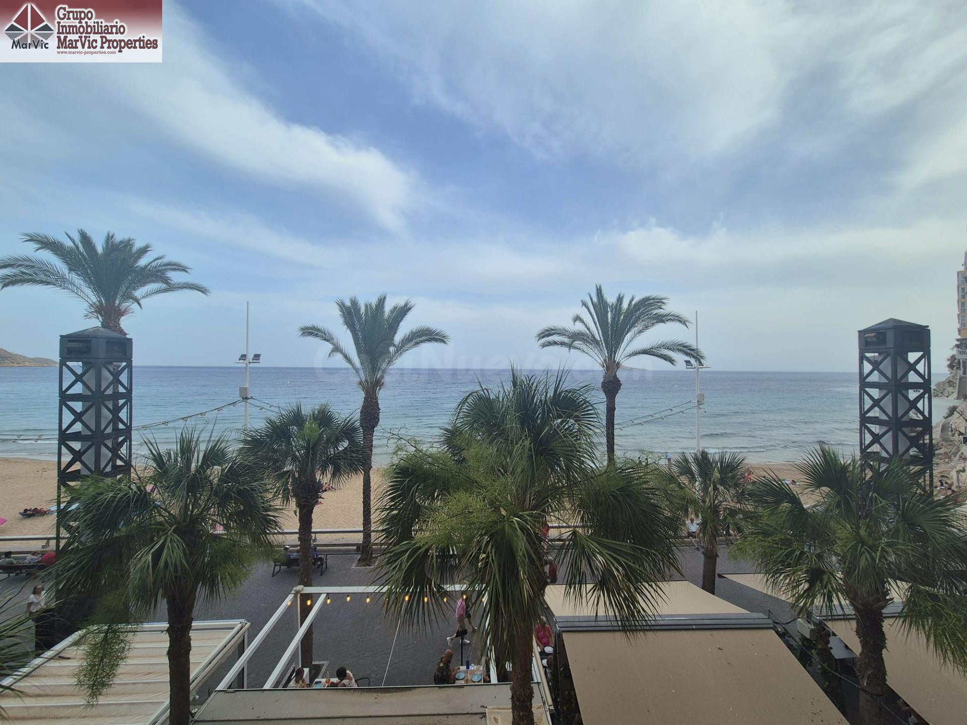 ¡Oportunidad en Primera Línea de Playa en Benidorm! - foto 2