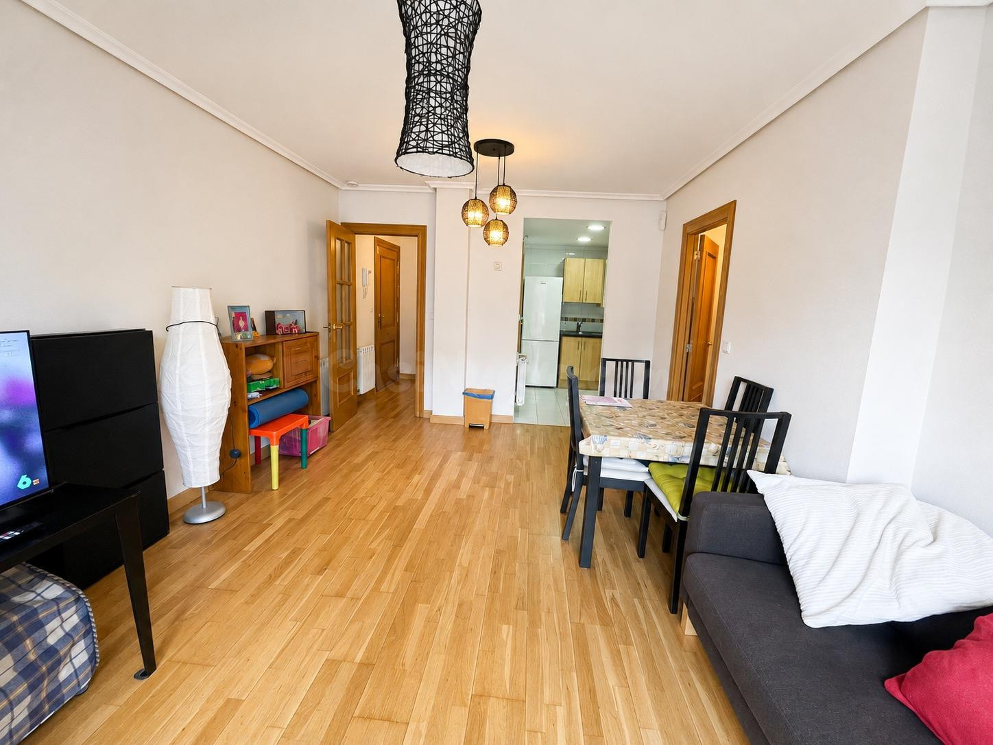 Planta baja en Beranga con terraza privada, piscinas y aparc - foto 4