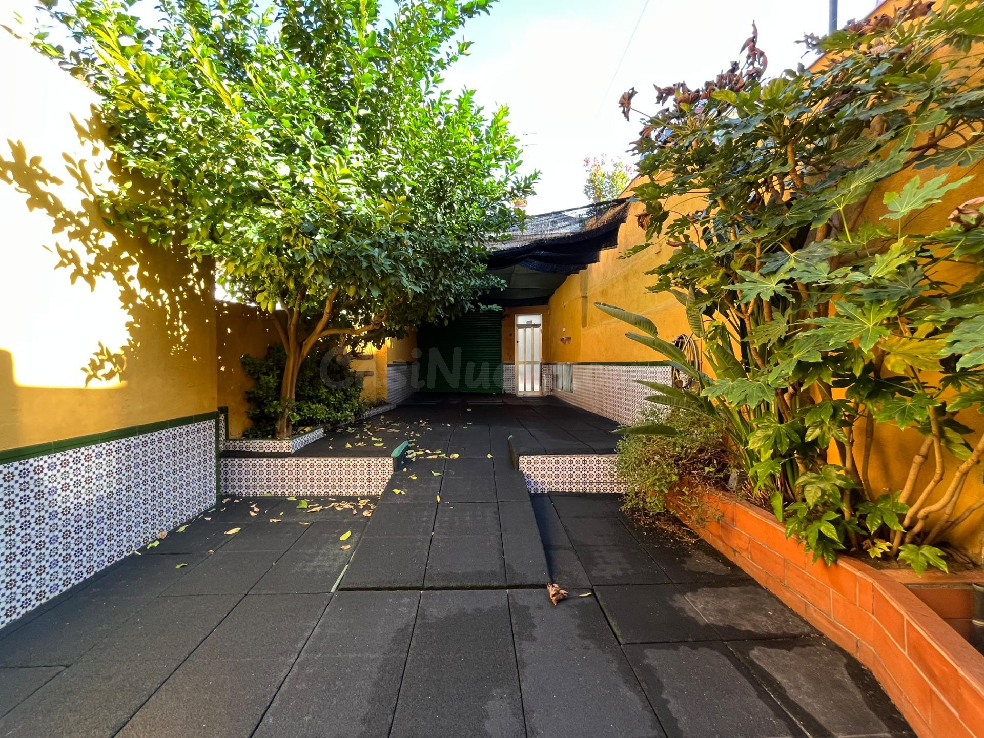 UNA CASA CON PERSONALIDAD EN PLENO CENTRO DE SANTA COLOMA - foto 3