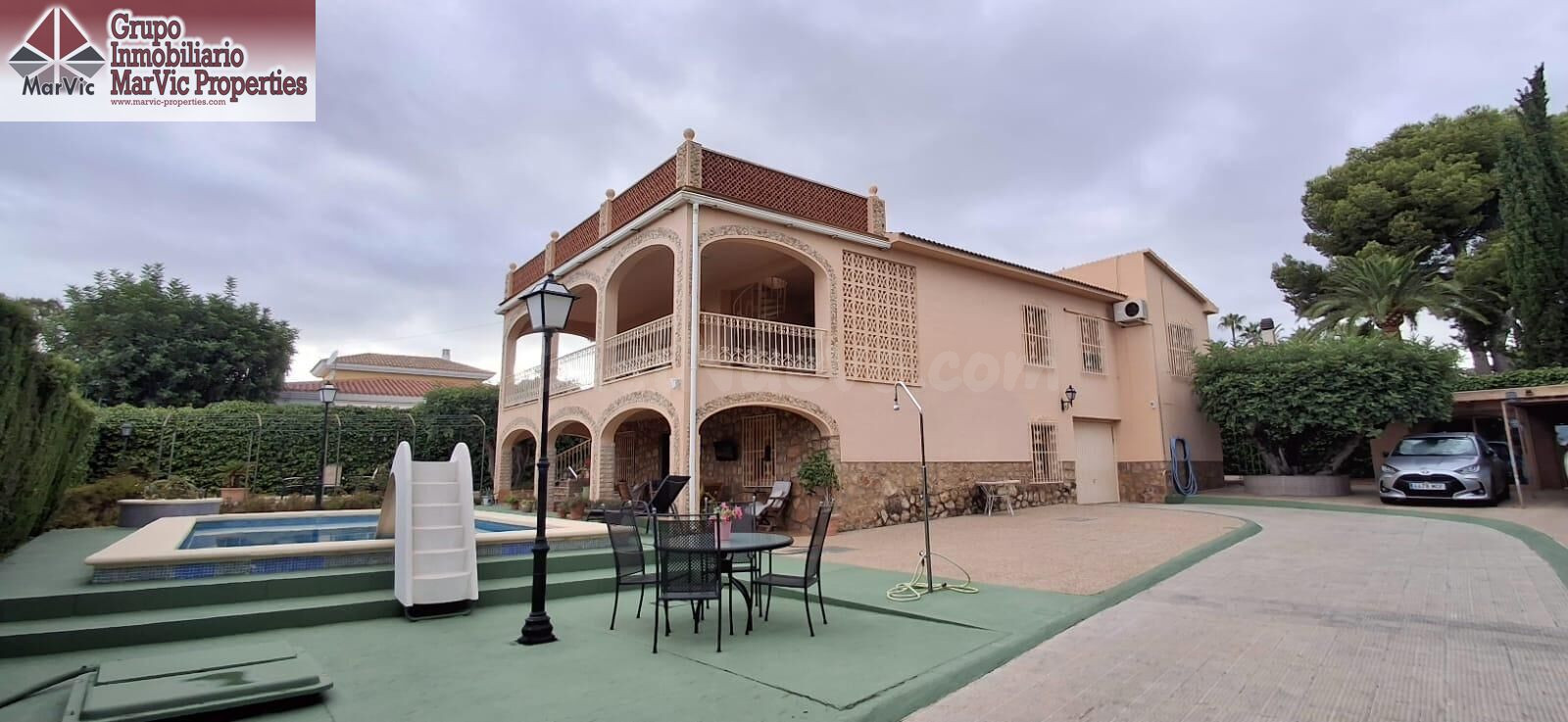 Espléndido Chalet en Benidorm: Lujo y Comodidad para Toda la - foto 3
