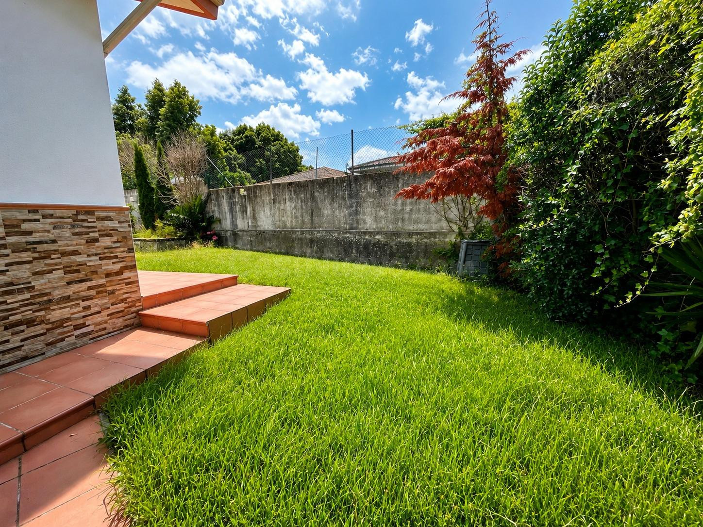 Chalet independiente en Argoños con 306m2 de jardin. - foto 2