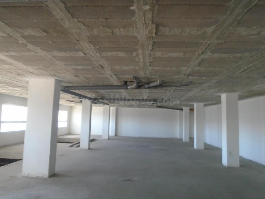 LOCAL EN VENTA EN TORREDEMBARRA - foto 4
