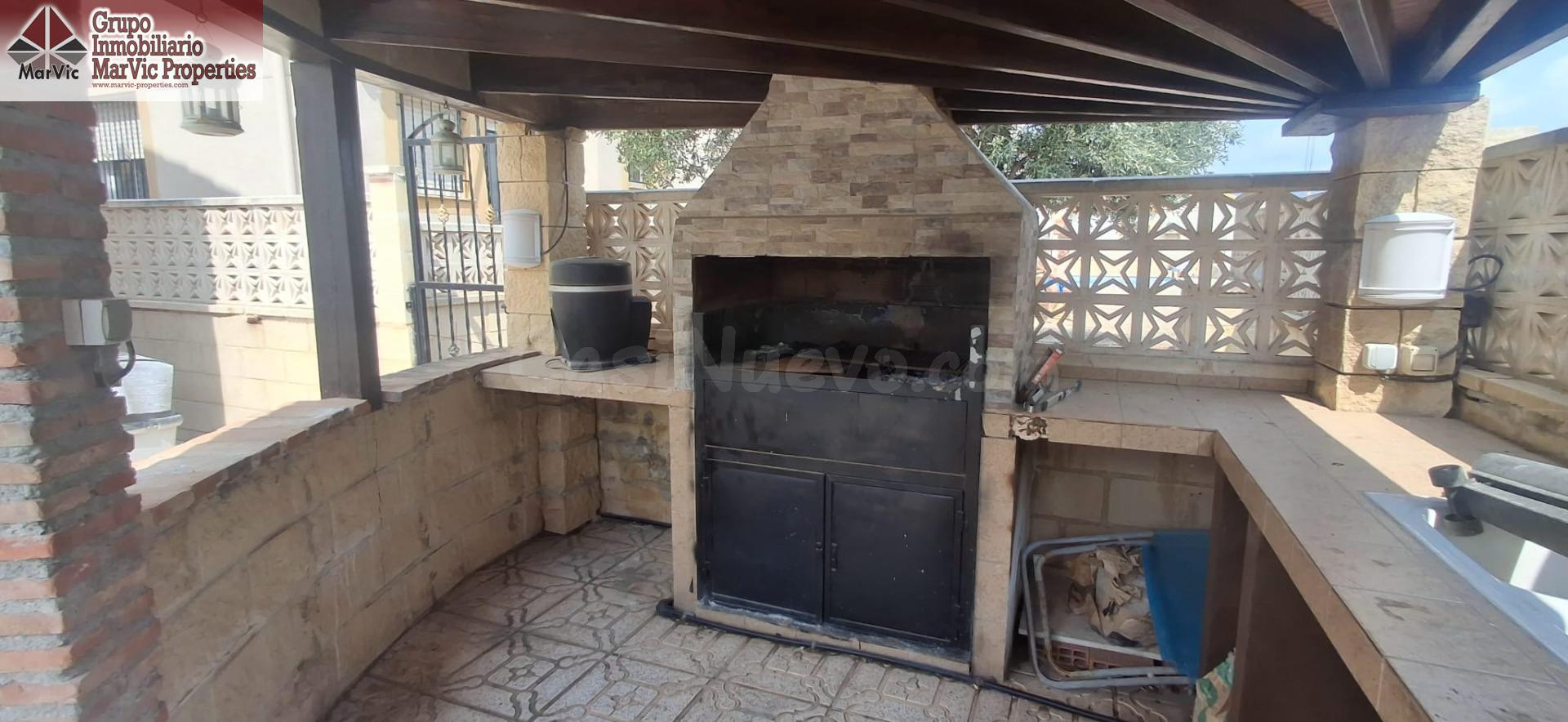 Chalet en Polop con Piscina y Amplias Posibilidades de Refor - foto 4