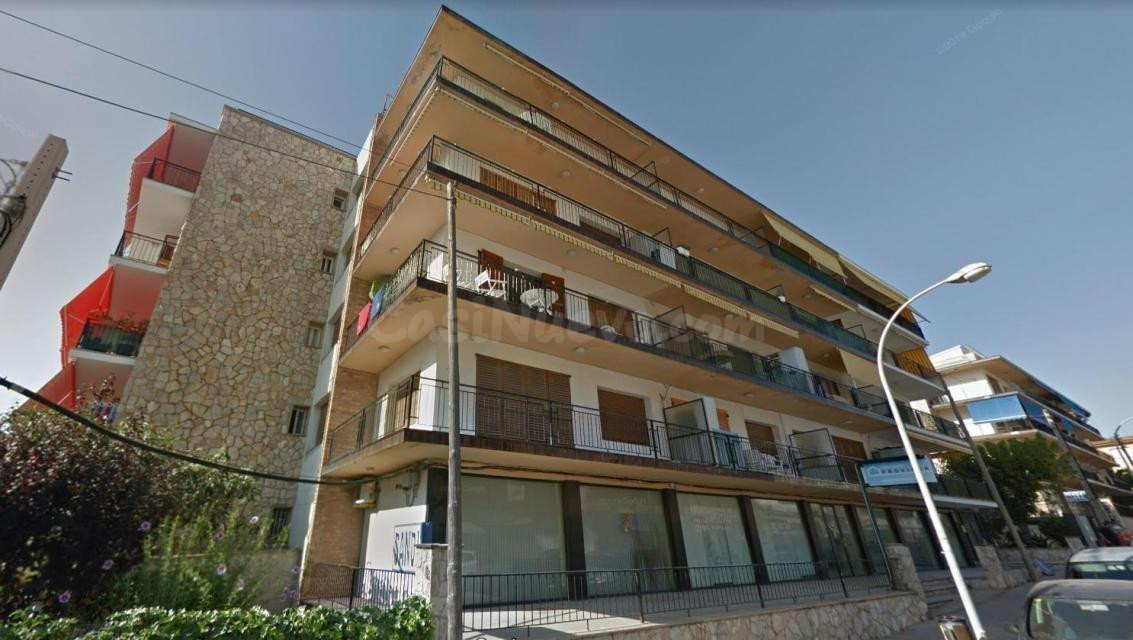 ESPECTACULAR LOCAL EN VENTA EN TORREDEMBARRA