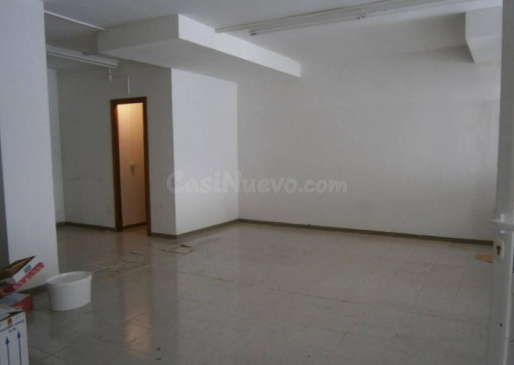 ESPECTACULAR LOCAL EN VENTA EN TORREDEMBARRA - foto 3