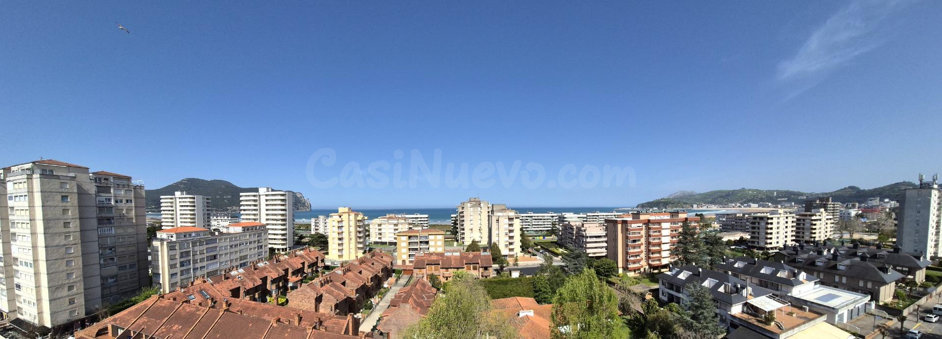 Amplio piso con terraza y vistas a la bahía de Laredo, en zo - foto 2