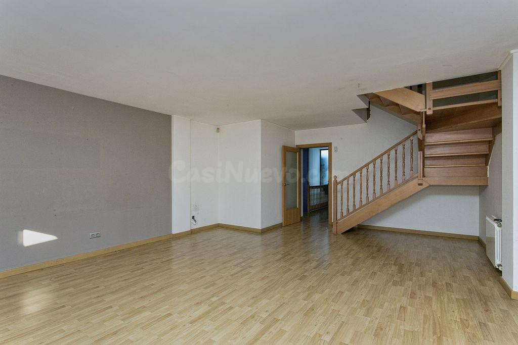 Chalet adosado de 4 dormitorios en Vilanova i la Geltrú - foto 2