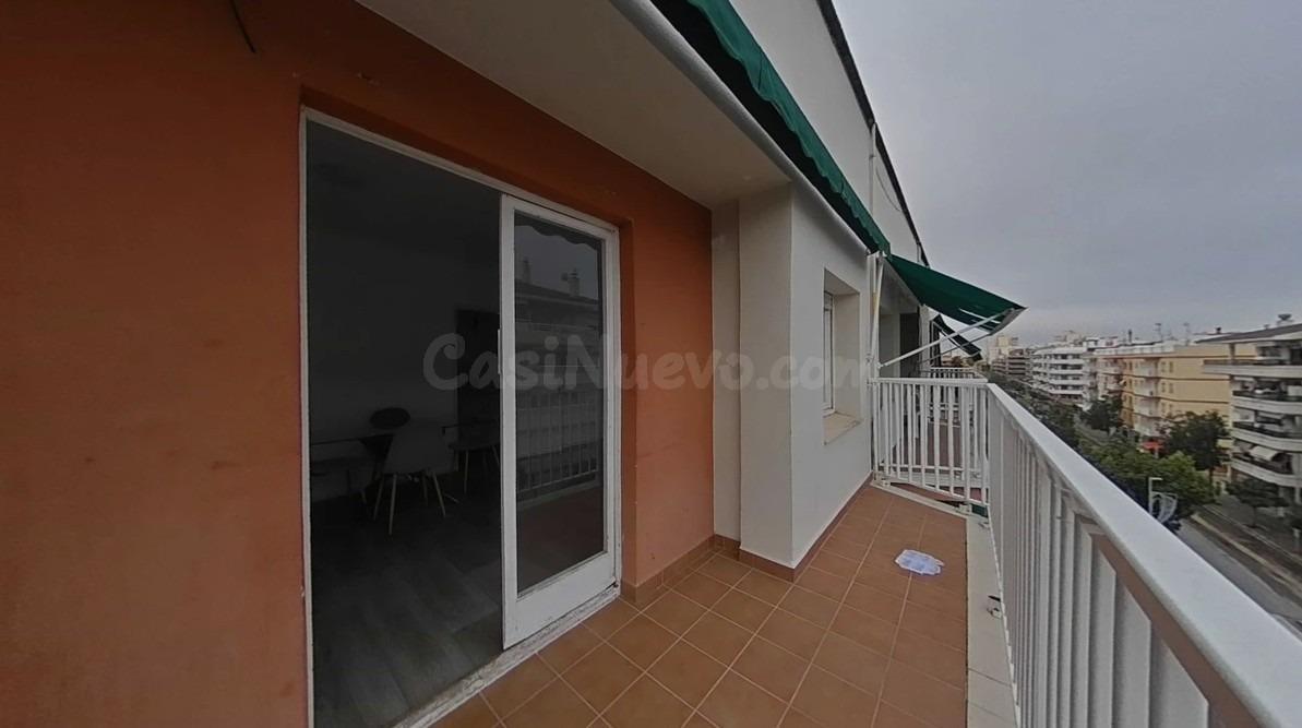 Piso amplio de 4 habitaciones y parking en una ubicación pri - foto 2