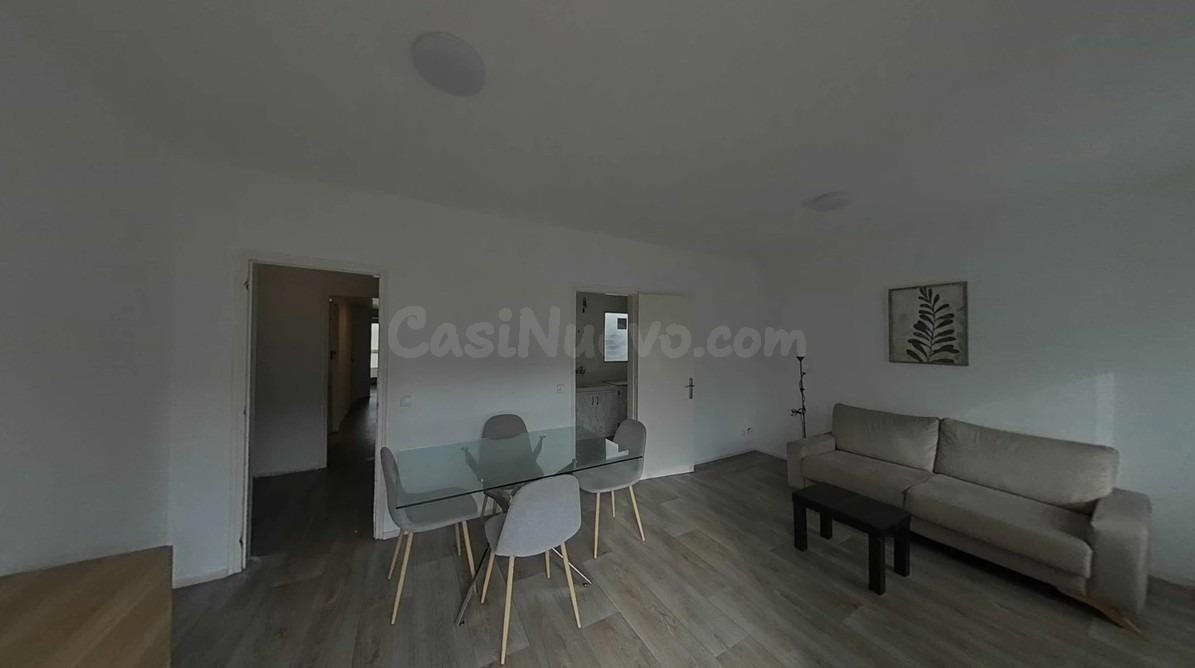 Piso amplio de 4 habitaciones y parking en una ubicación pri - foto 3