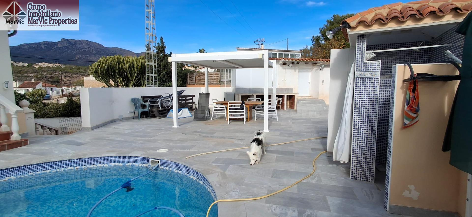 Exclusivo Chalet en La Nucía con Vistas y Amplias Zonas Exte - foto 2