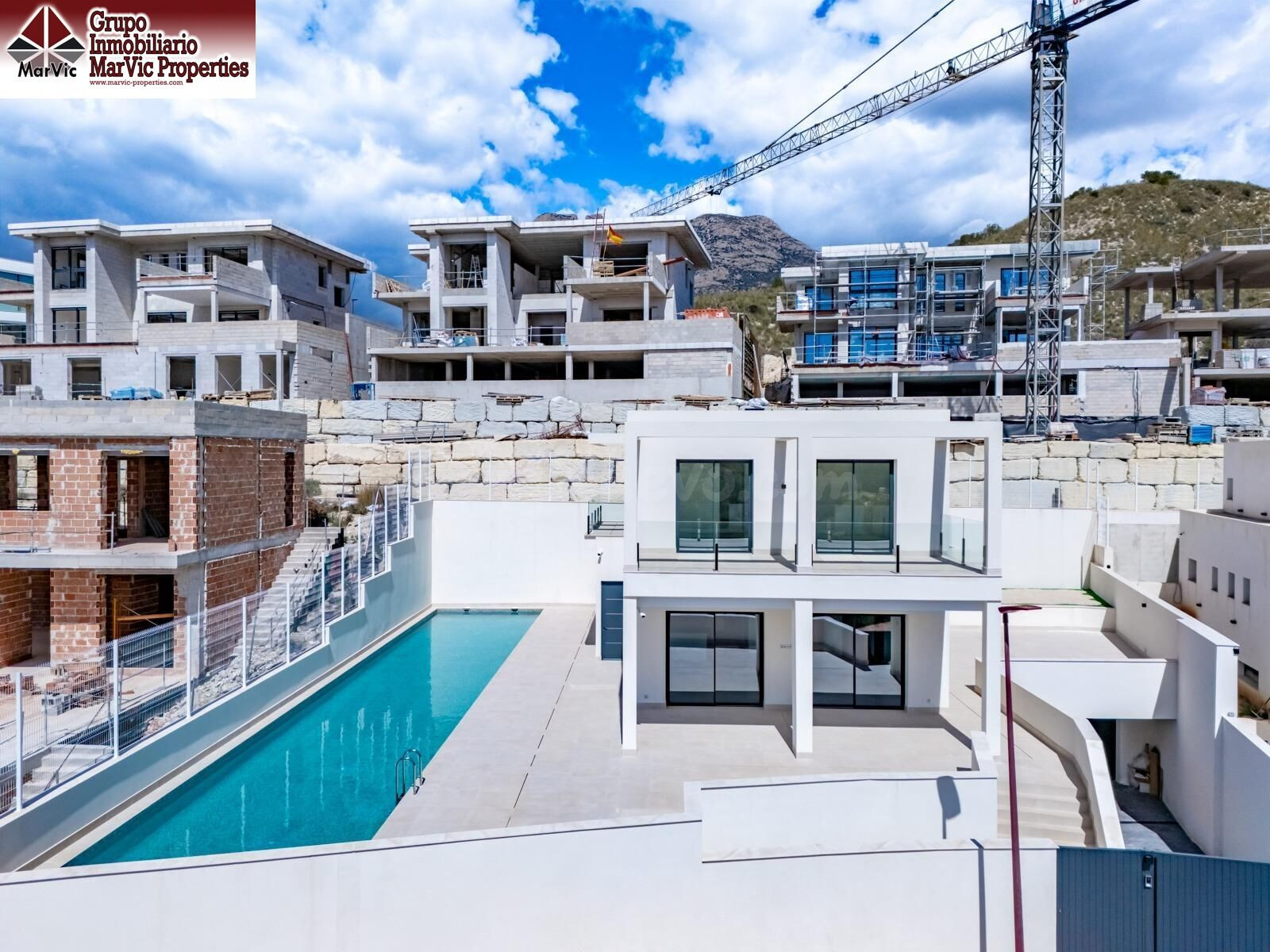 VILLA  MODERNA CON VISTAS AL MAR Y A LA MONTAÑA EN FINESTRAT - foto 2