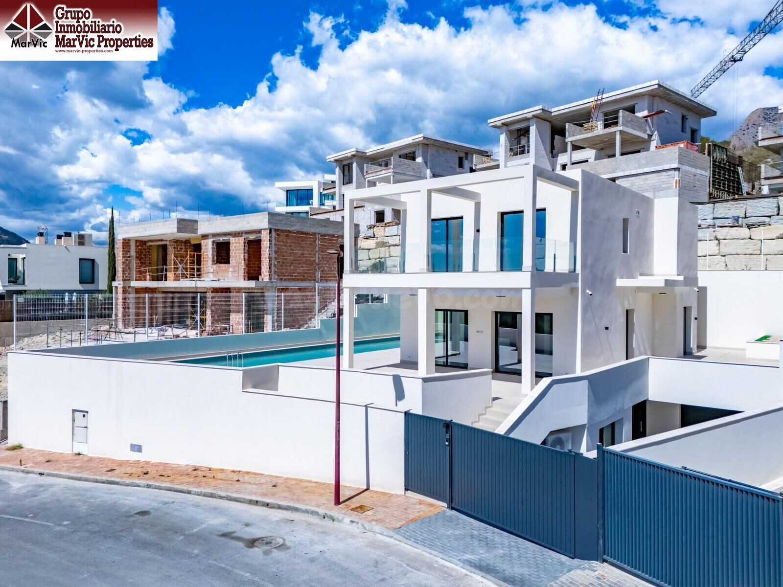 VILLA  MODERNA CON VISTAS AL MAR Y A LA MONTAÑA EN FINESTRAT - foto 3