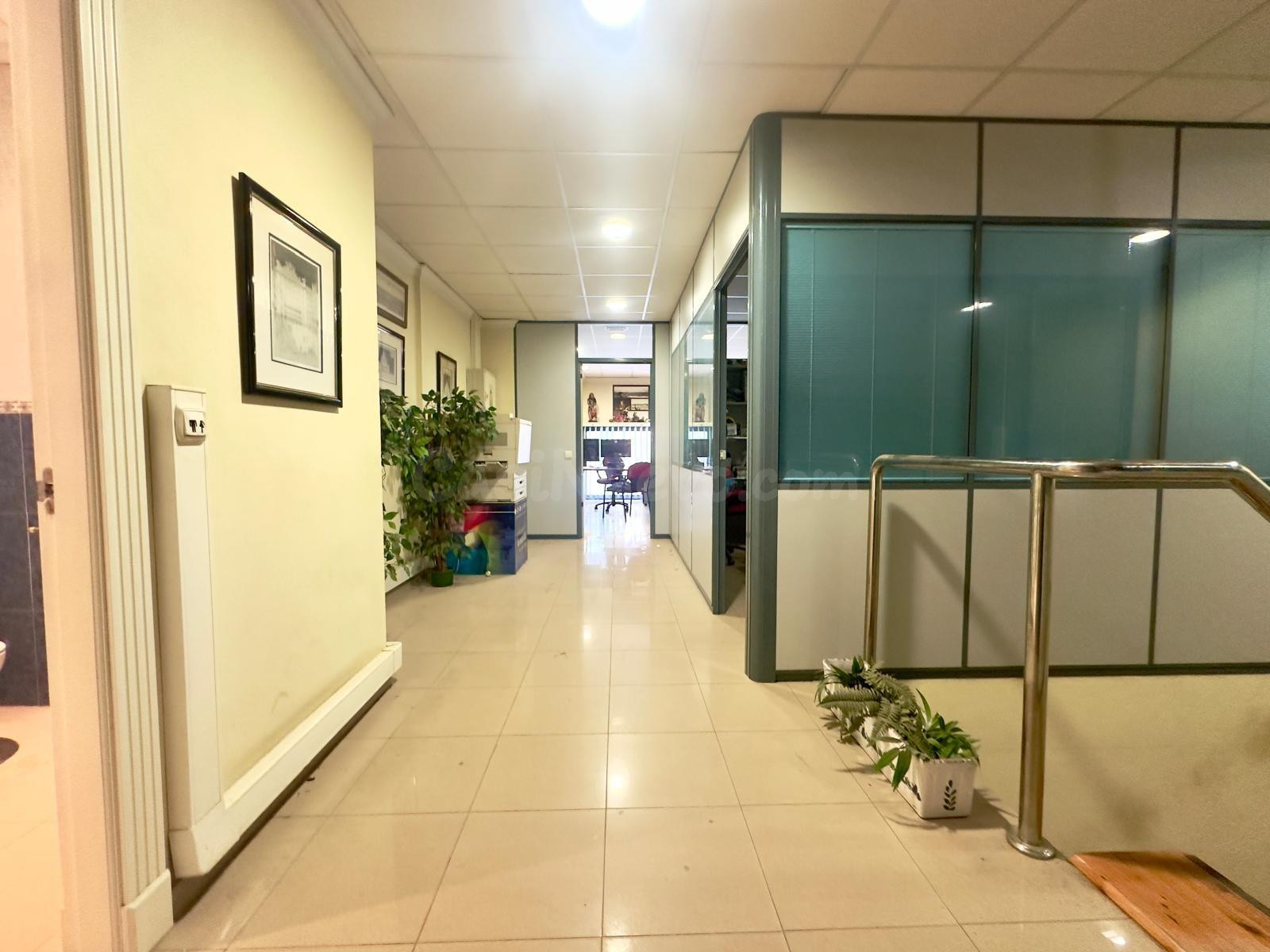 Local comercial 149m² en venta - Cortijo grande