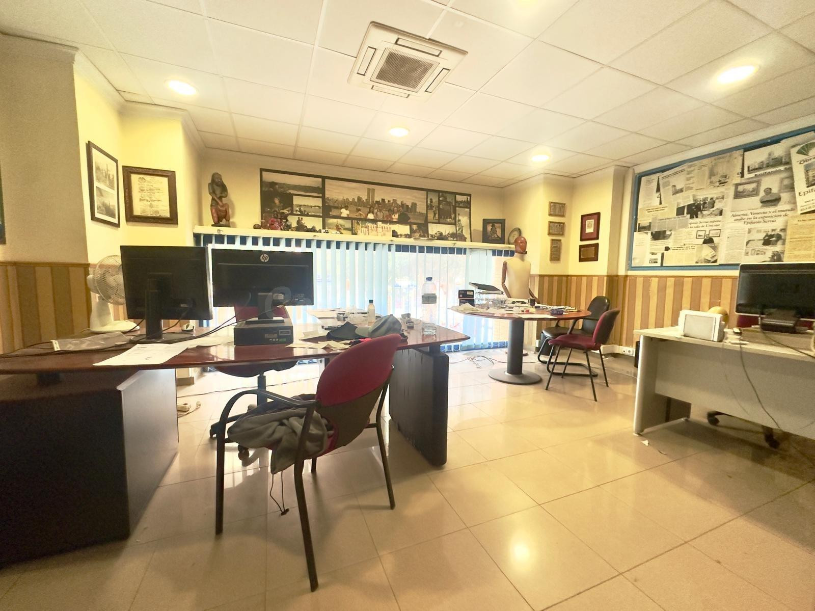 Local comercial 149m² en venta - Cortijo grande - foto 4