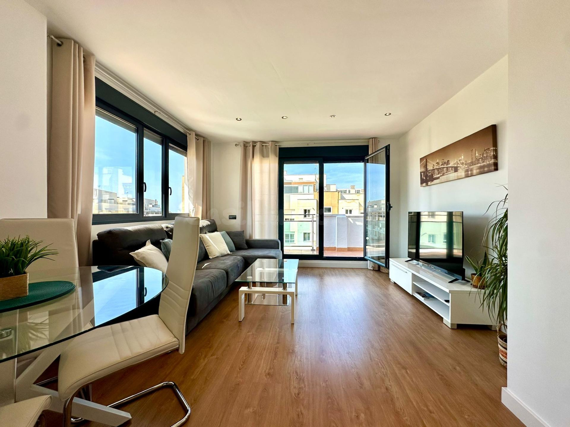 Piso con súper terraza en el Toyo