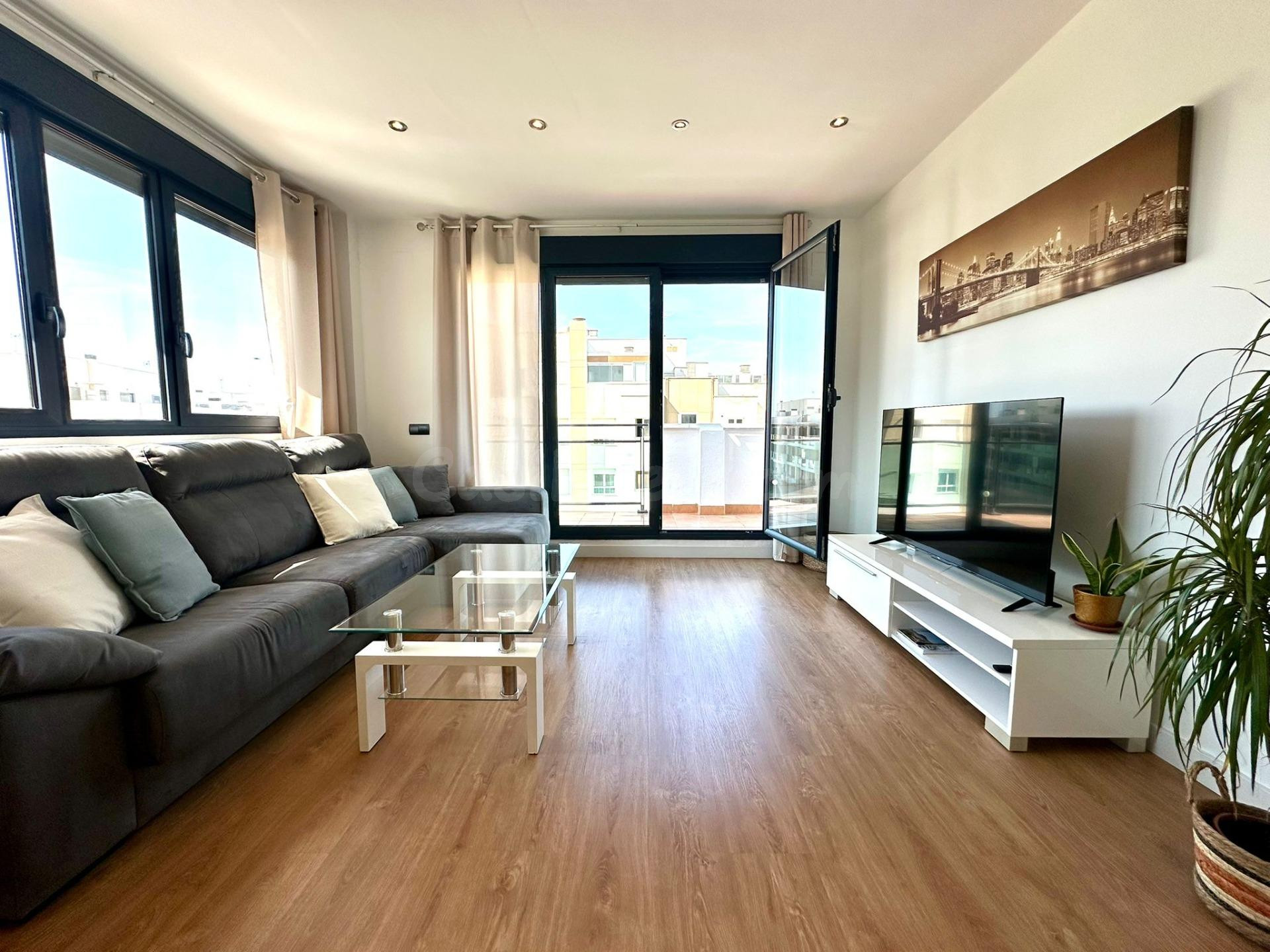 Piso con súper terraza en el Toyo - foto 2