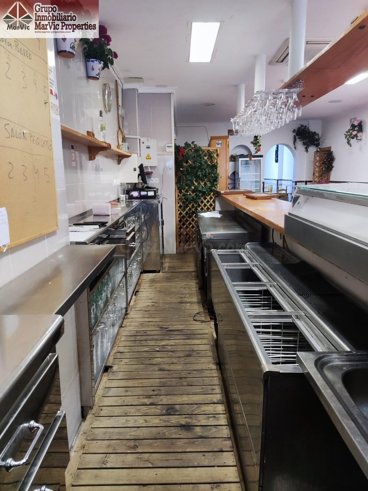 Oportunidad Única: Local Comercial en el Corazón de Benidorm - foto 4