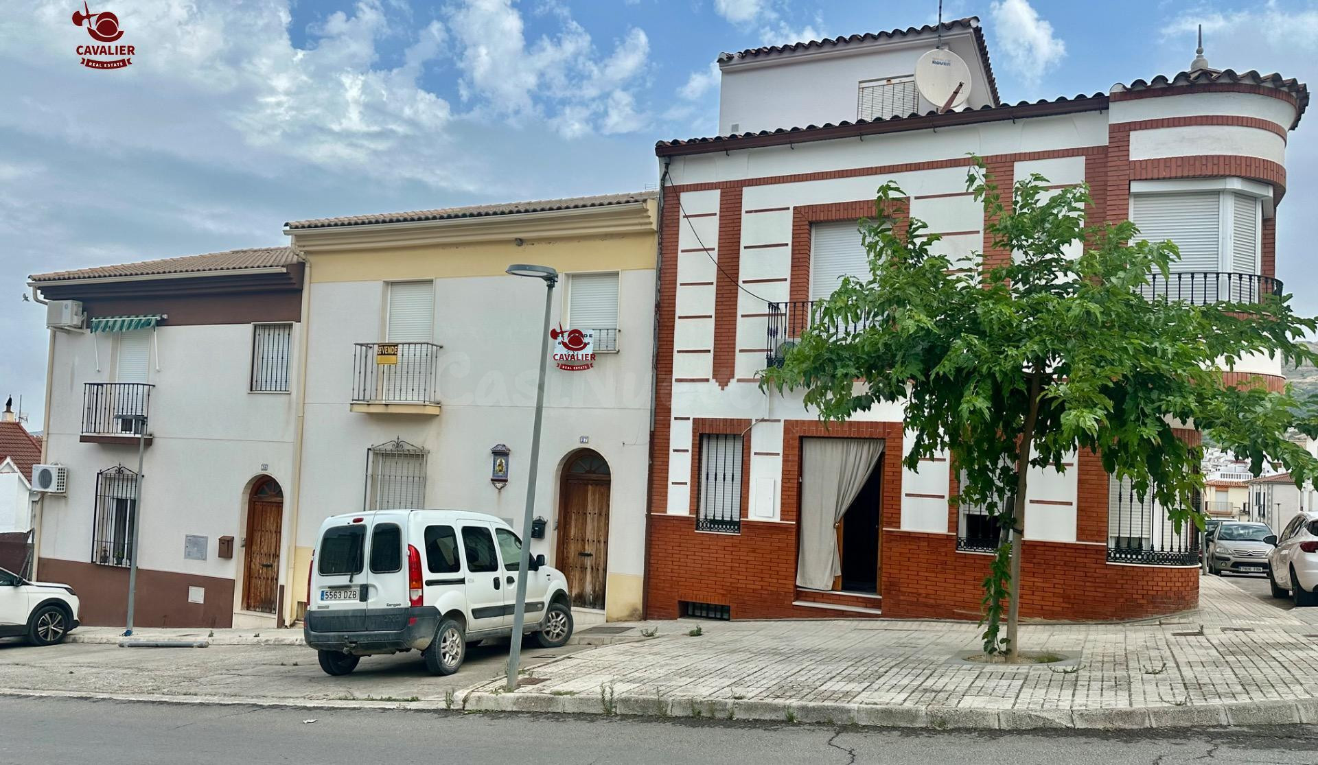 Precioso chalet adosado de 270m2 PARA ENTRAR A VIVIR. Con 4  - foto 3