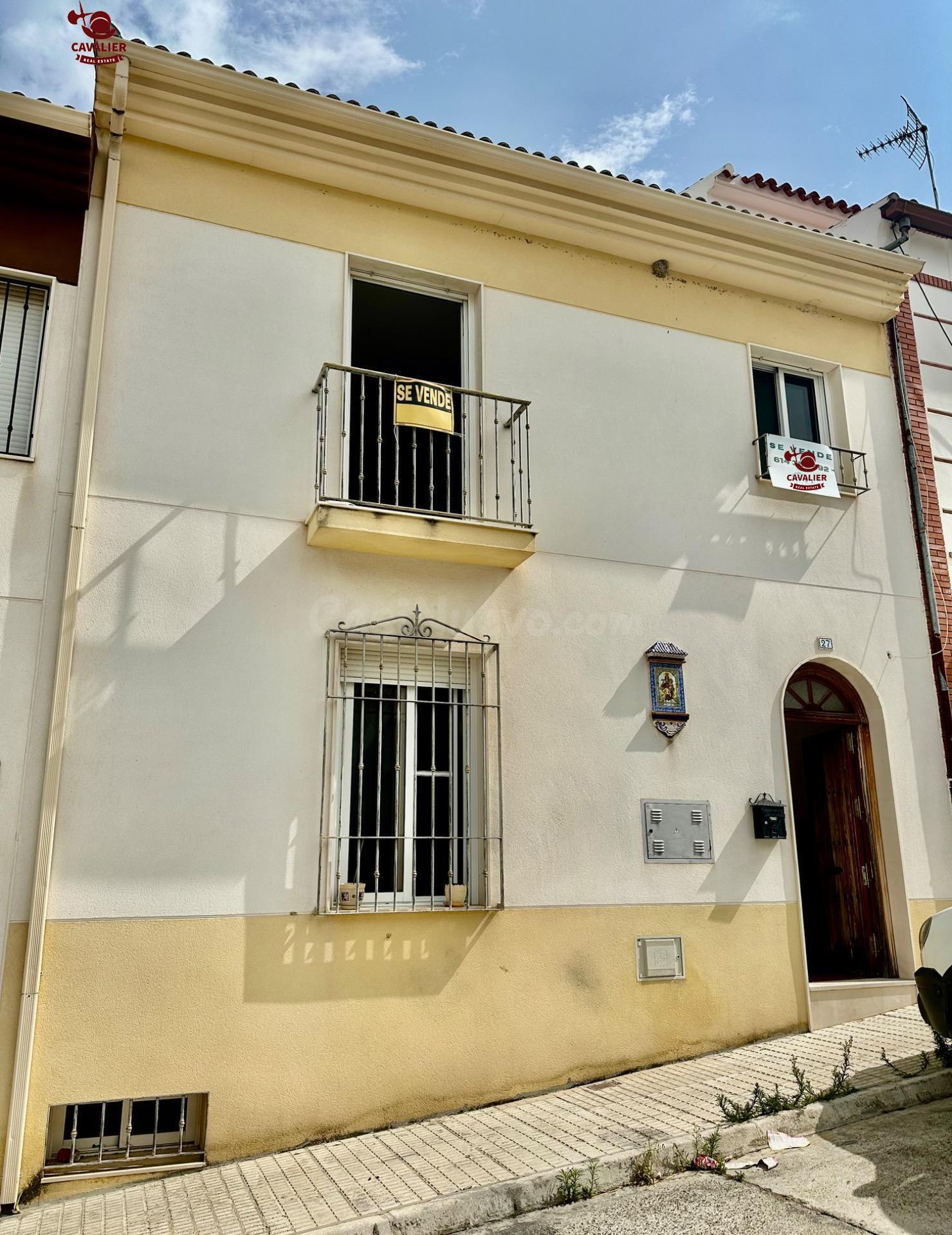 Precioso chalet adosado de 270m2 PARA ENTRAR A VIVIR. Con 4  - foto 4