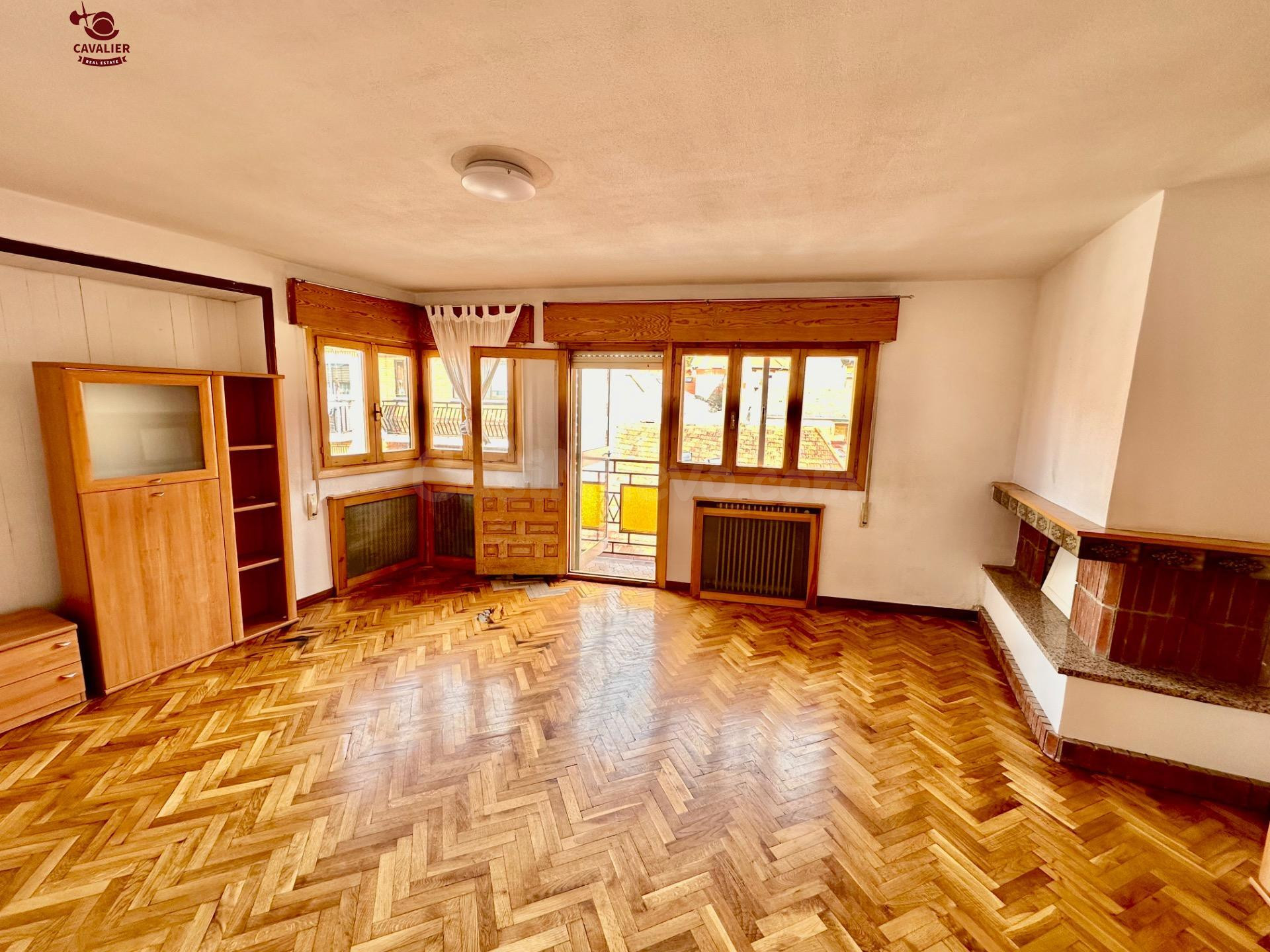 Atico de 100m2 con 3 dormitorios, 1 baño, gran terraza y bal - foto 4