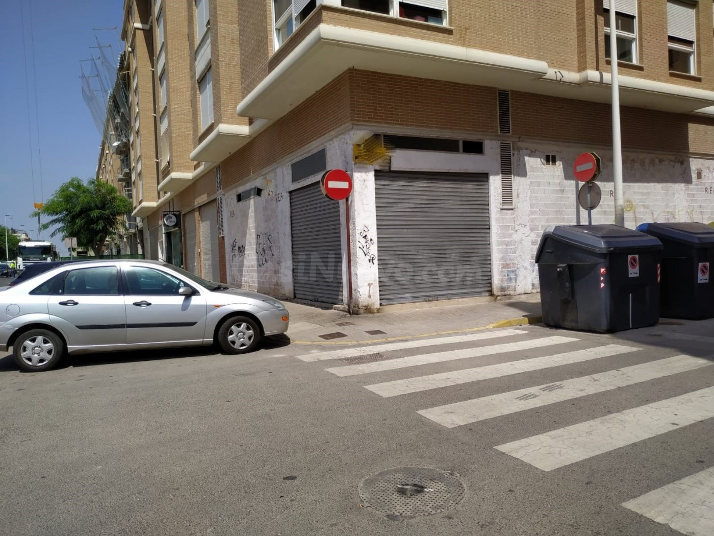 LOCAL A DOS CALLES