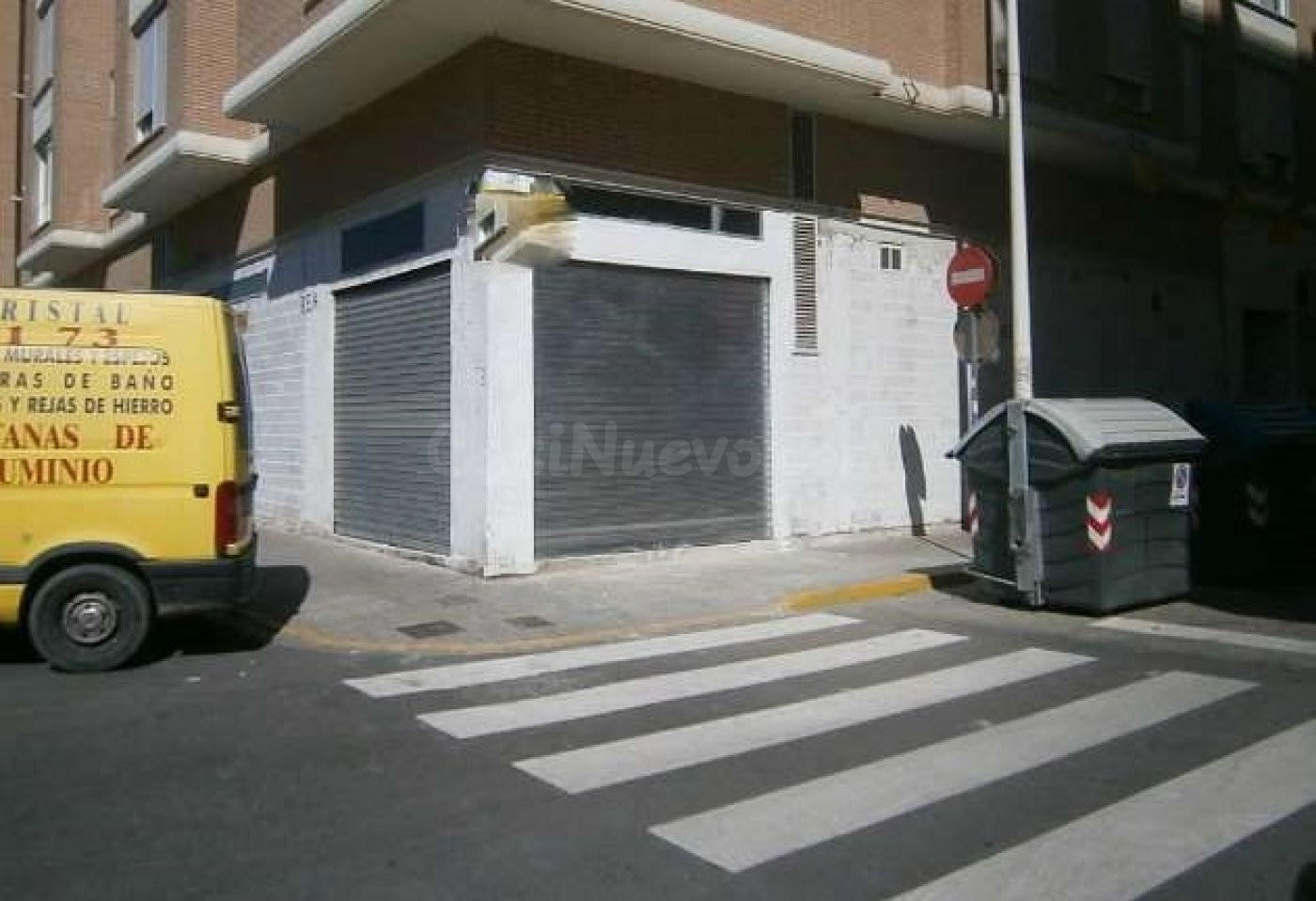 LOCAL A DOS CALLES - foto 2