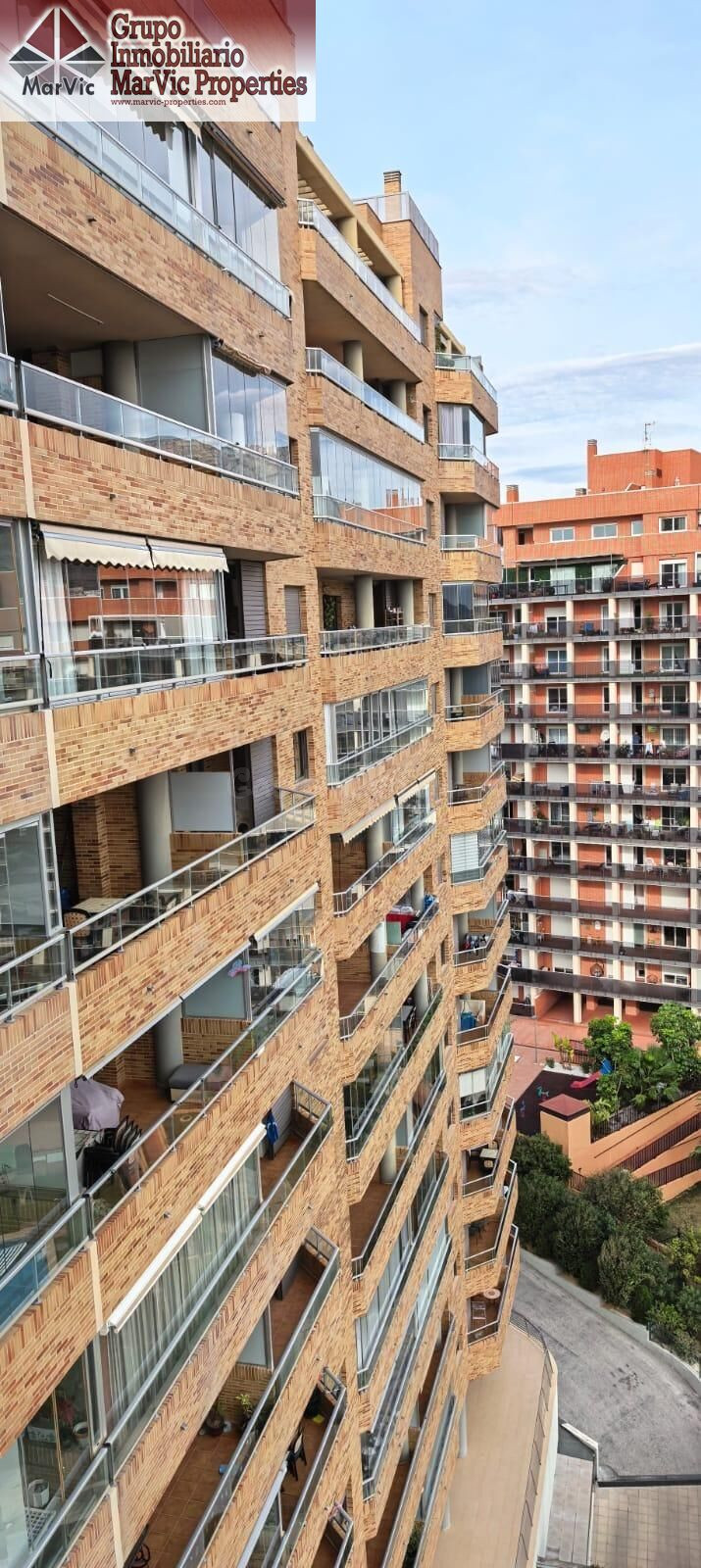 Elegante piso en planta alta con vistas panorámicas en Cala  - foto 2