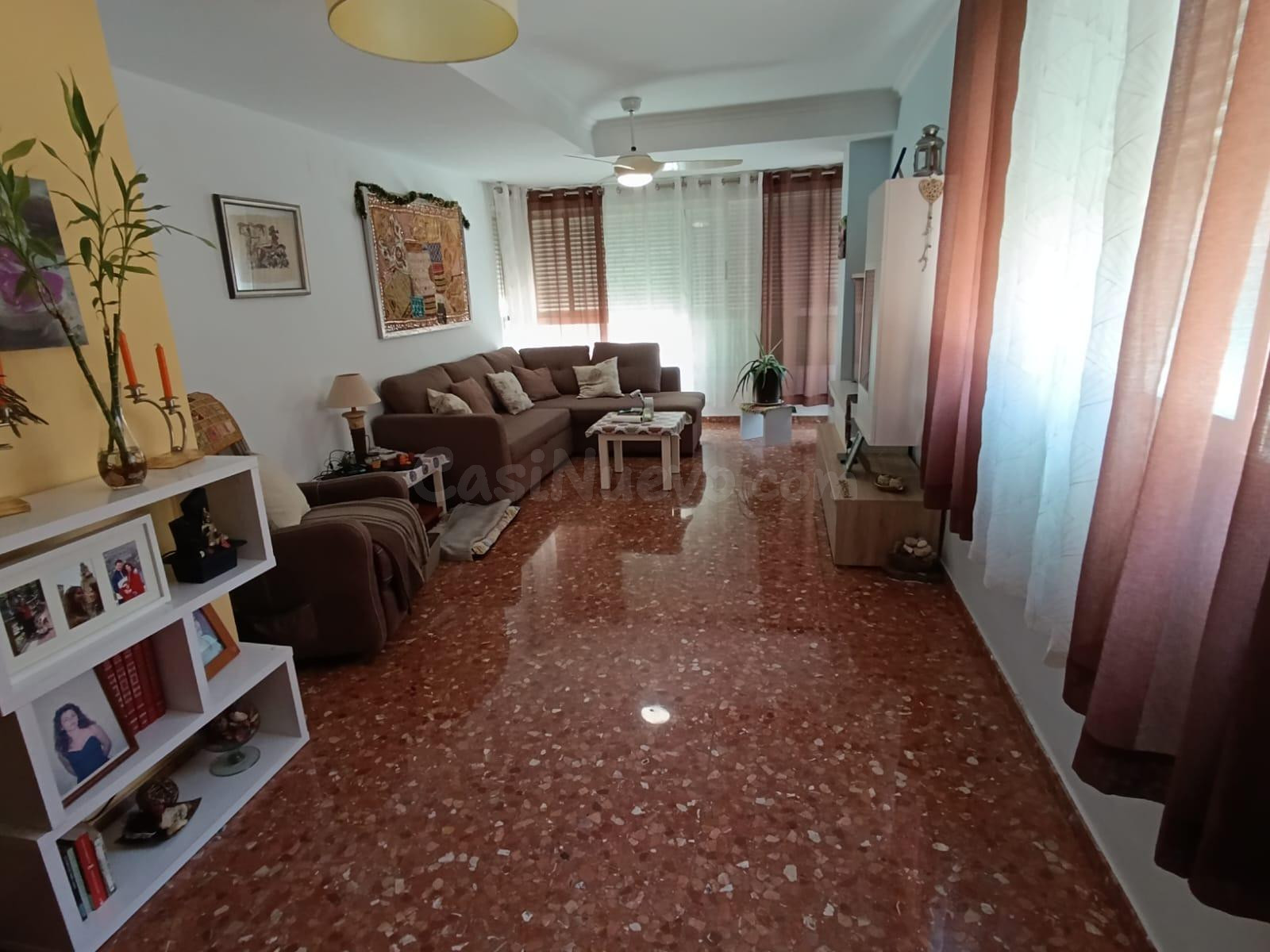 BONITA VIVIENDA DE 3 DORMITORIOS Y DOS BAÑOS EN ZONA AUSIAS 