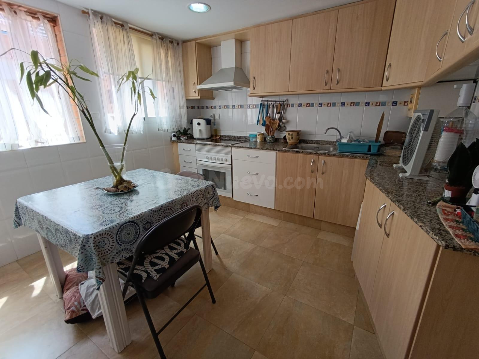 BONITA VIVIENDA DE 3 DORMITORIOS Y DOS BAÑOS EN ZONA AUSIAS  - foto 3
