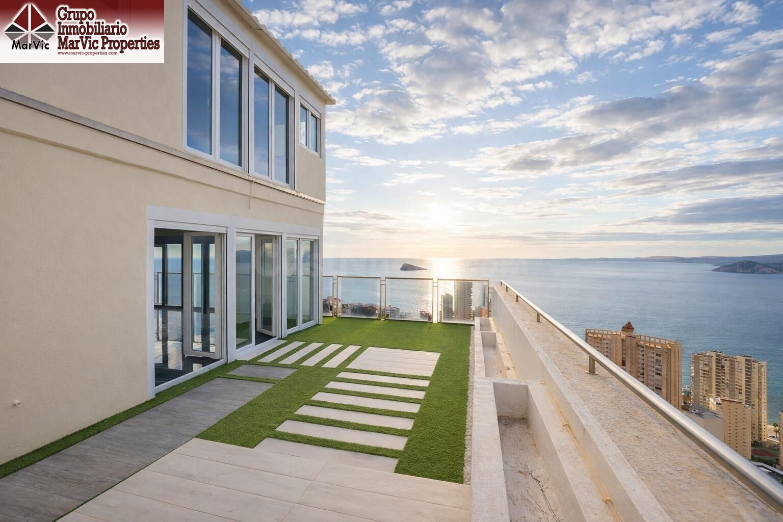 EL ÁTICO QUE DEFINE EL SKYLINE DE BENIDORM – PLANTA 31, RINC