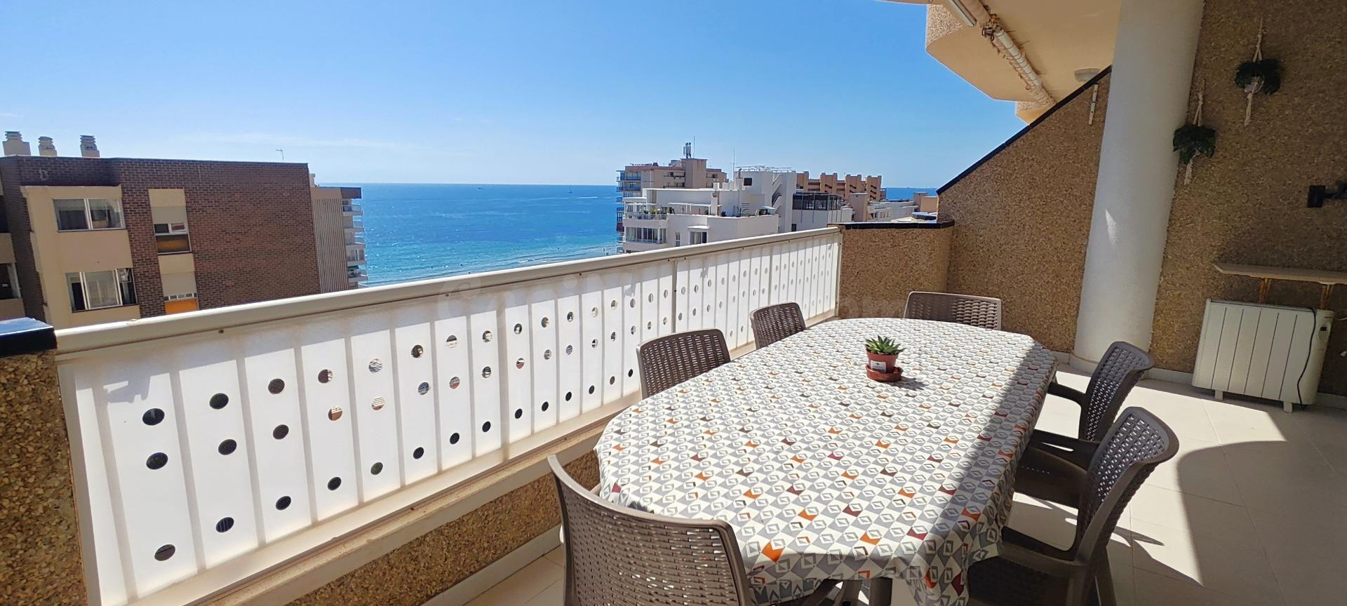 Apartamento 3 Dormitorios con Baño y Aseo con vistas al mar 