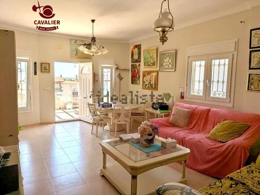 Chalet de 199m2, 4 dormitorios y 4 baños con piscina