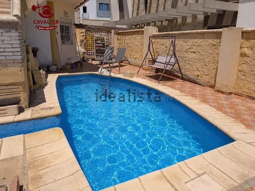 Chalet de 199m2, 4 dormitorios y 4 baños con piscina - foto 2