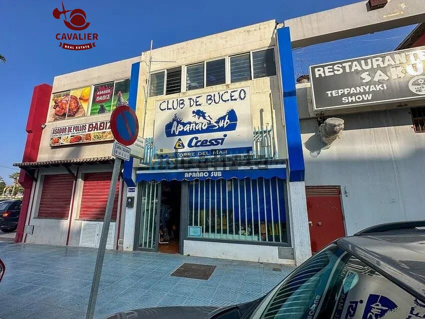 Local de 81m2 en 2 plantas en venta en Paseo Marítimo Levant